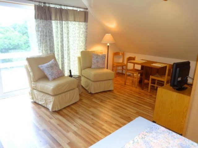 Image of Property Number 574